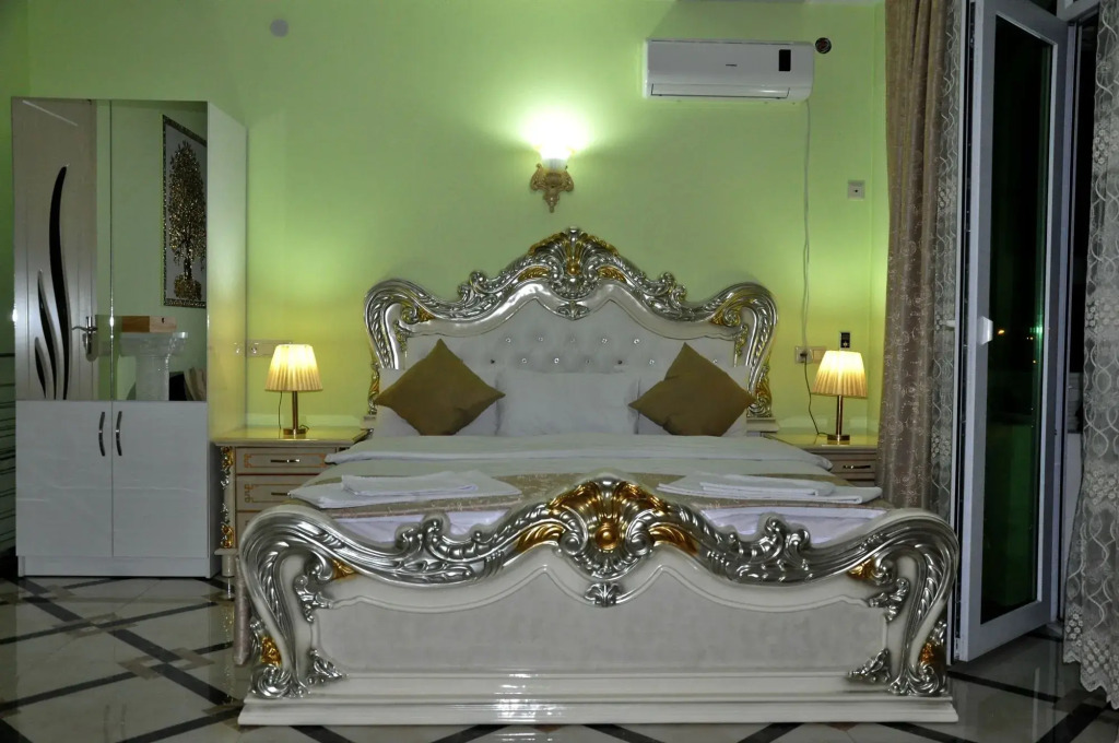 Hotel White Palace