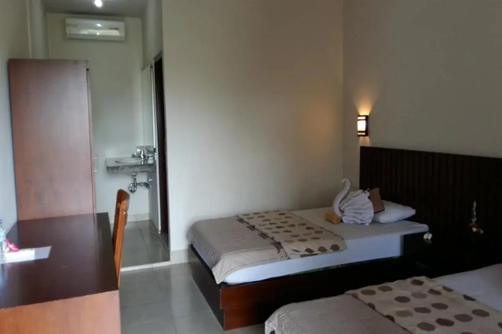 Desak Putu Putra Home Stay