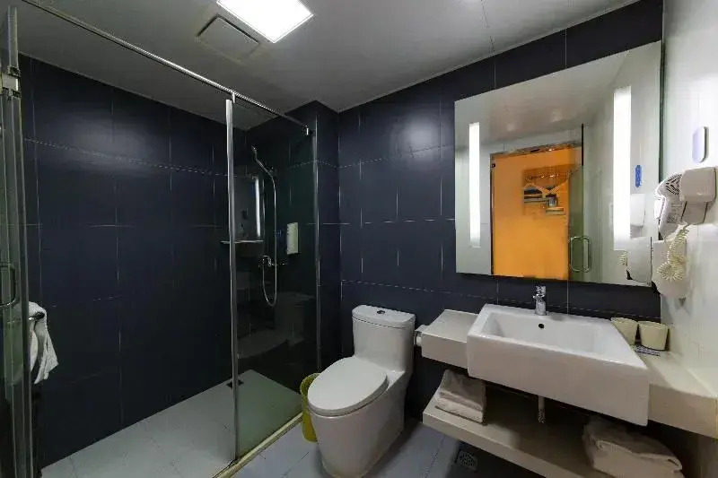 Qingzhu Jinyou Business Hotel (Shanghai Sheshan National Forest Park)