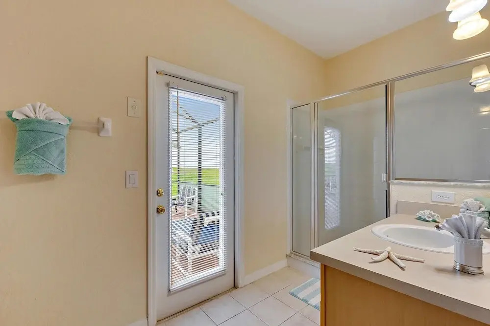 4 Bed, 2 Master Suites. South Facing Pool. Resort
