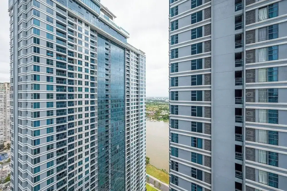 Luxury Sunwah Apartment near Landmark 81 - City View