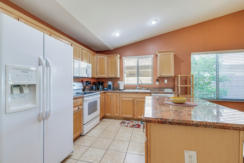 Swim, Golf, Unwind! Queen Creek Home w/ Patio