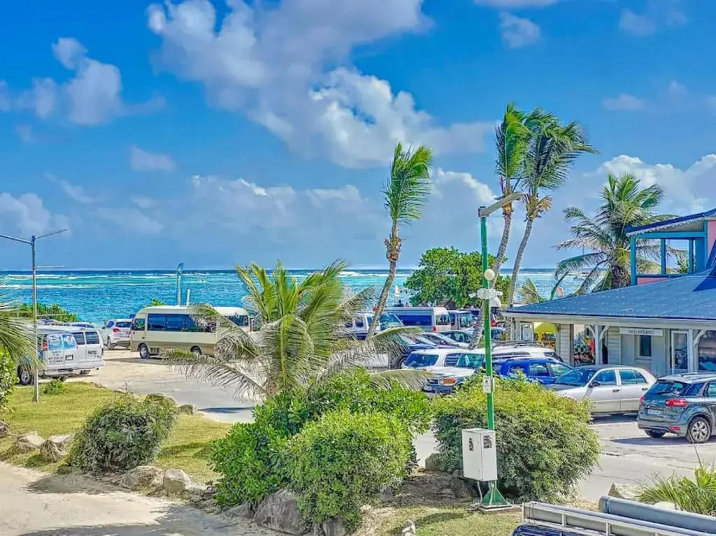 The Beach Central 50m From Orient Bay Beach
