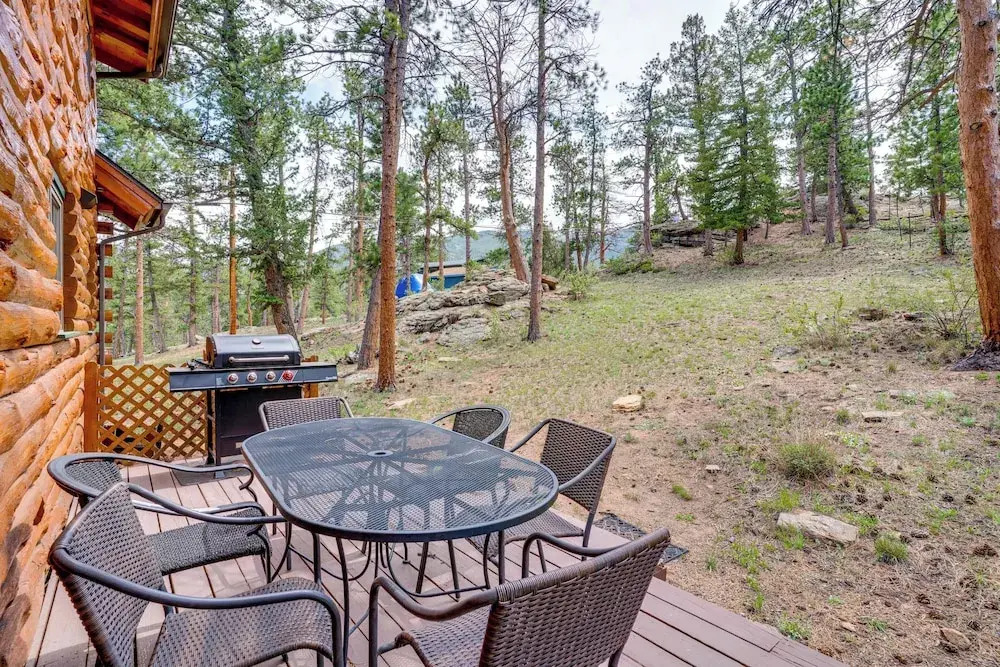 Picturesque Log Cabin in Estes Park: 9 Mi. to Rmnp