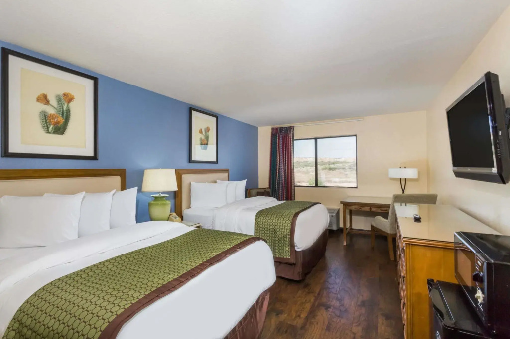 Days Inn by Wyndham Benson