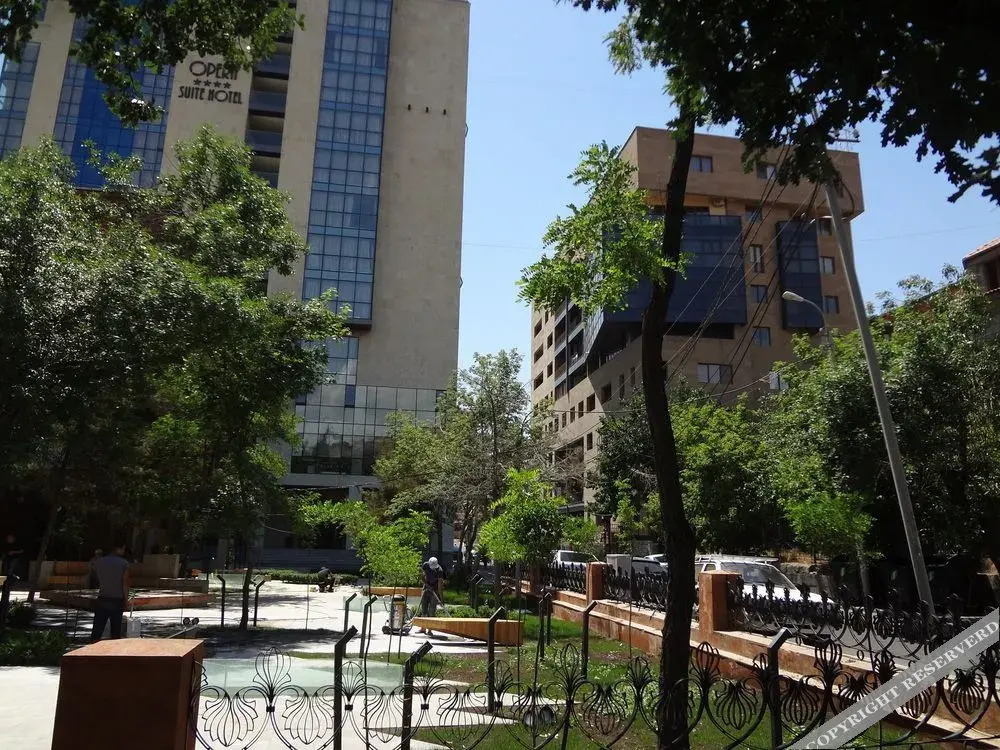 Lux Central Apartments