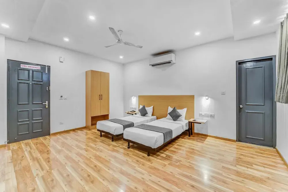 UPAR Hotels Nungambakkam Nearby US Consulate Apollo hospital Sankara Nethralaya
