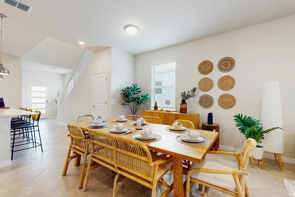 Amazing Home With Outdoor Patio, Wifi, & Close to Local Attractions Near Orlando