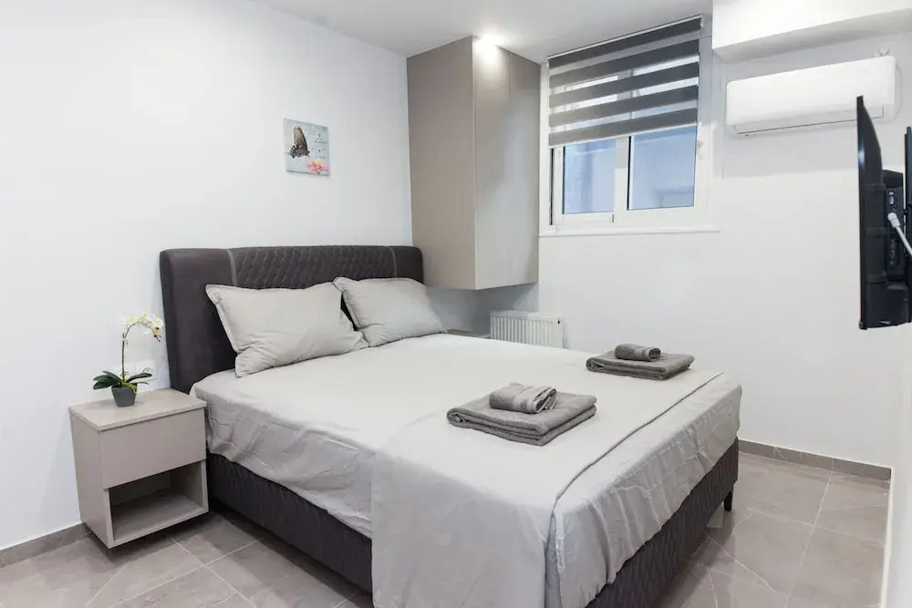 Brand Urban Getaway in Megaro Mousikis