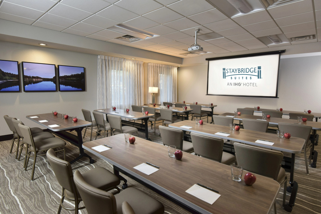 Staybridge Suites Wisconsin Dells - Lake Delton, an Ihg Hotel