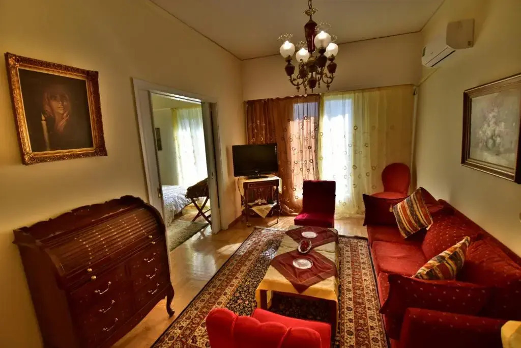 Classy 2 bedroom apartment under Acropolis at Thisseio