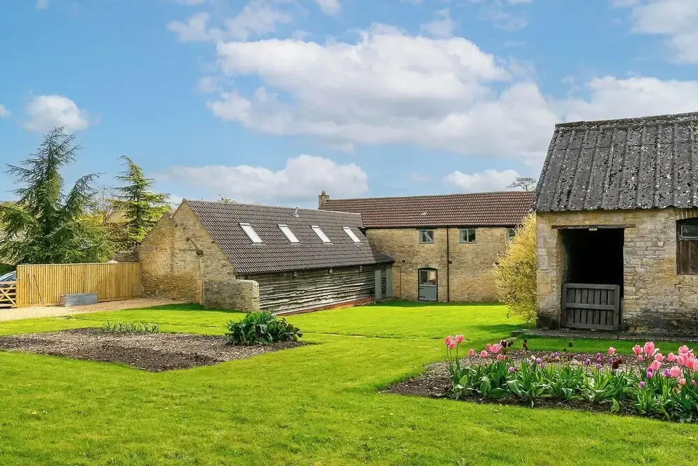 Stunning Barn Conversion - Rural Setting