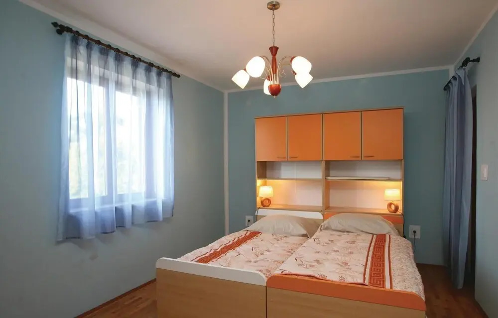 Stunning Home In Bratulici