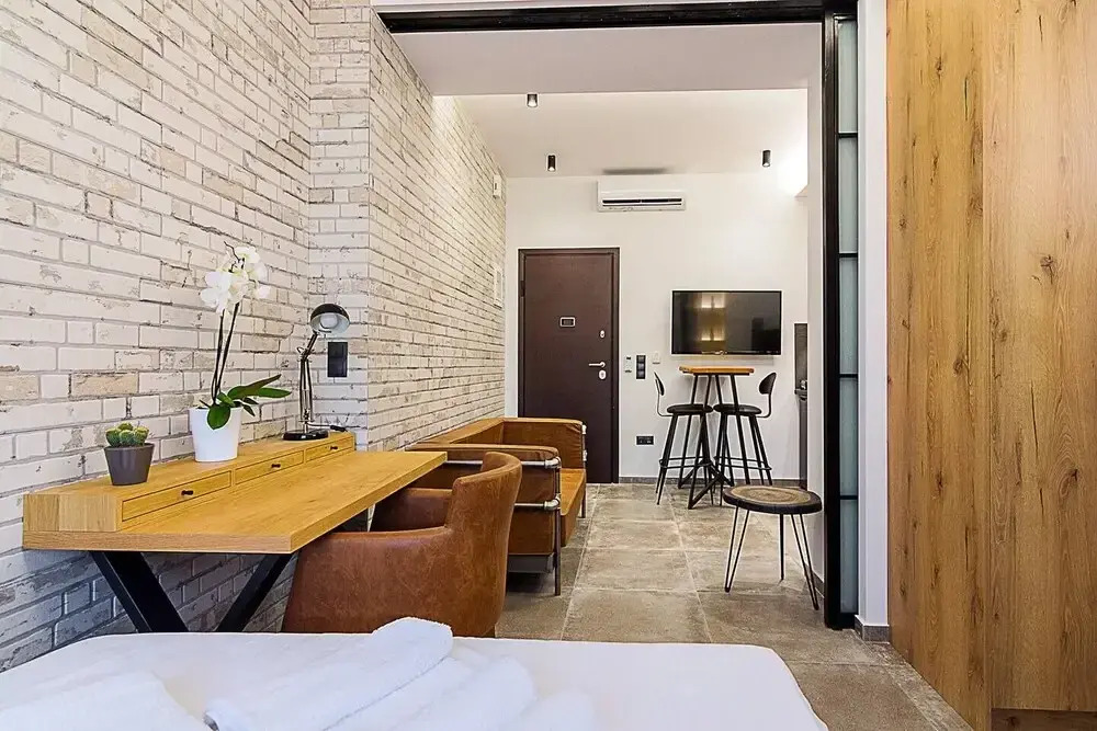 Centrally located studio next to Syntagma sq.