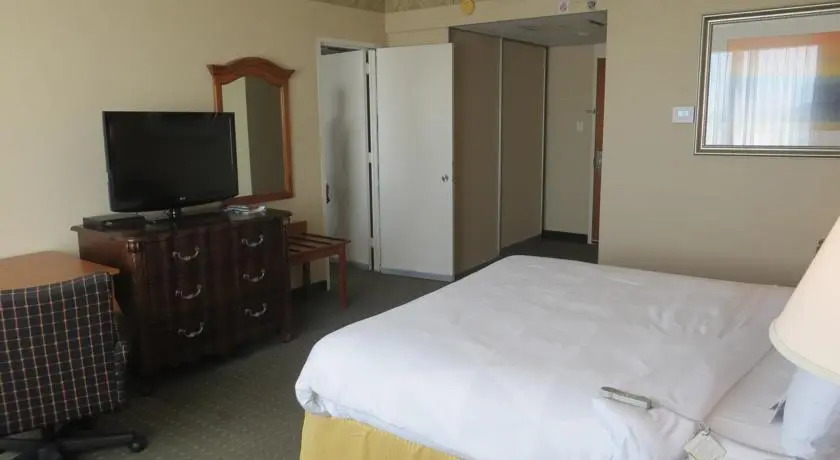 Radisson Los Angeles Airport Hotel