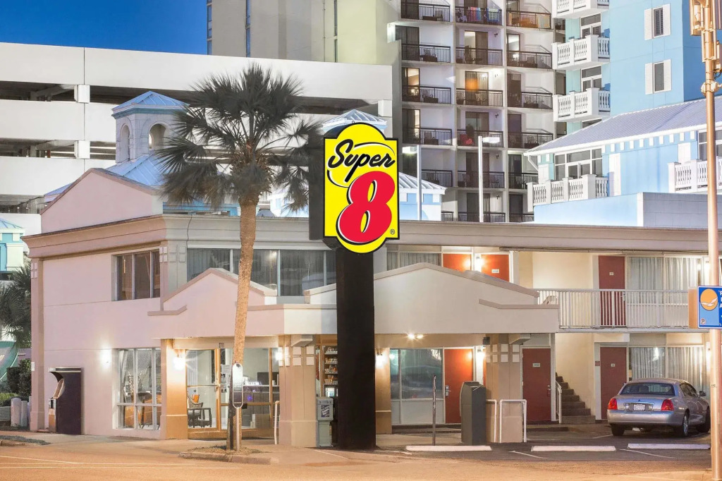 Super 8 Myrtle Beach/Ocean Front Area