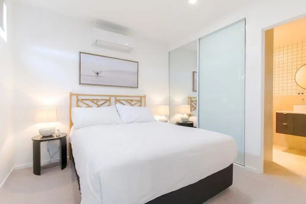 Elegant 2-bed Apartment With Incredible Bay Views