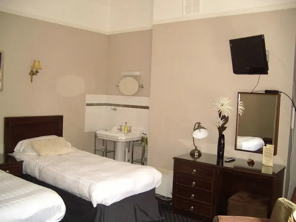 Wood Lodge Hotel
