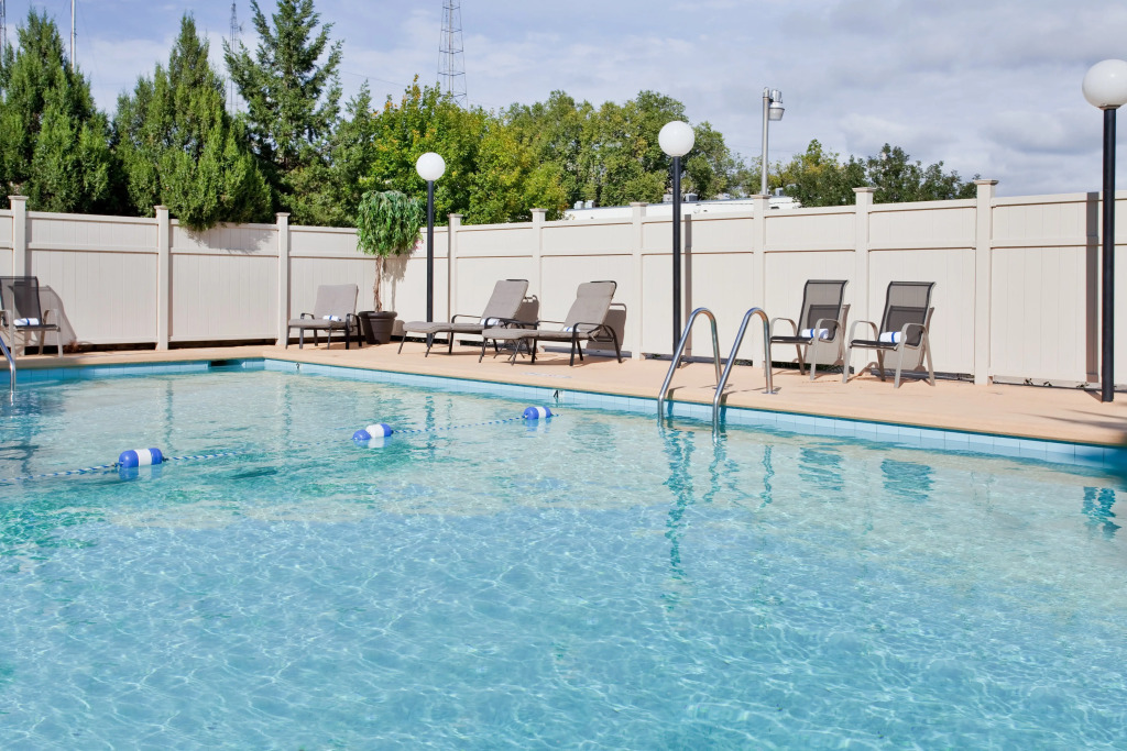 Holiday Inn At the Campus by IHG