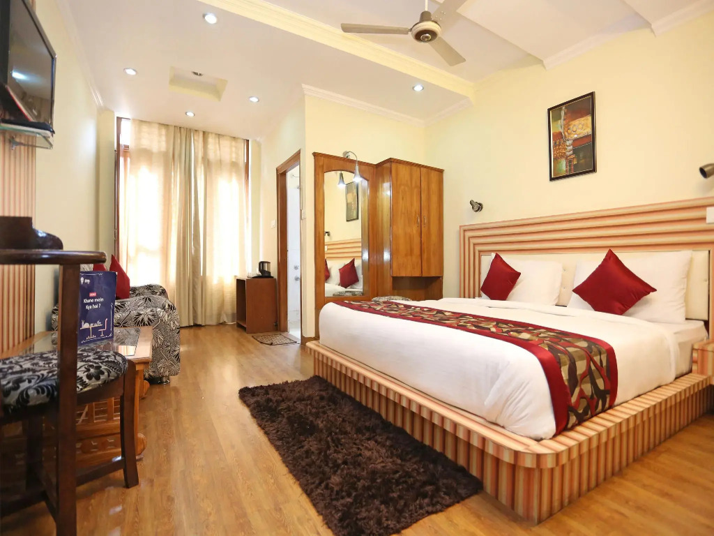 OYO 4889 Hotel Moon 2