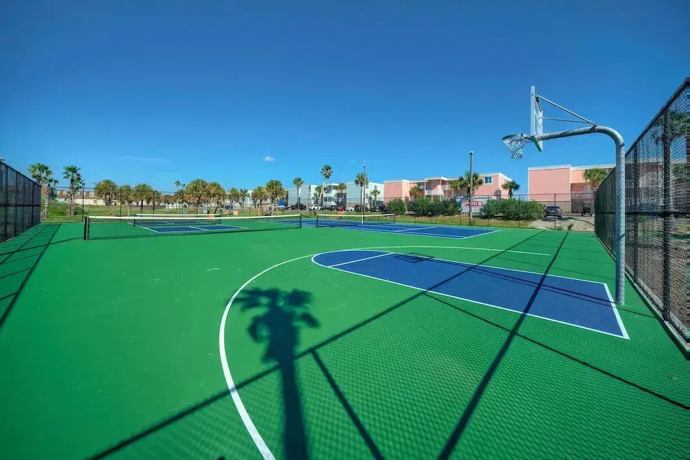 2BR Condo w/ Gulf Views, 2 Pools, Courts Blue Water Bliss by Avantstay