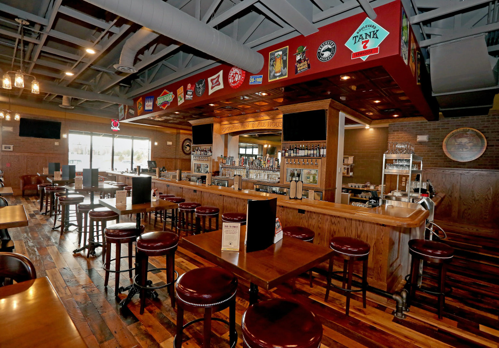 Holiday Inn & Suites Sioux Falls - Airport by IHG