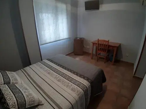 Hotel Los Leones, el más cercano a Warner