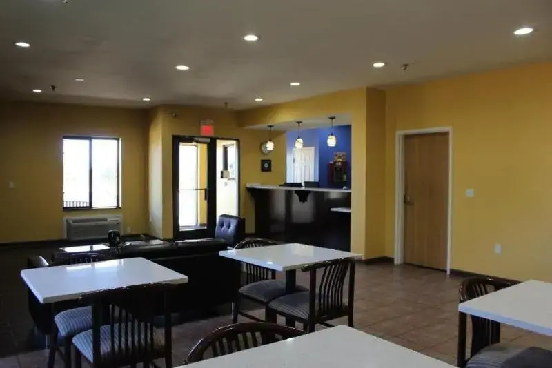 Home Gate Inn & Suites