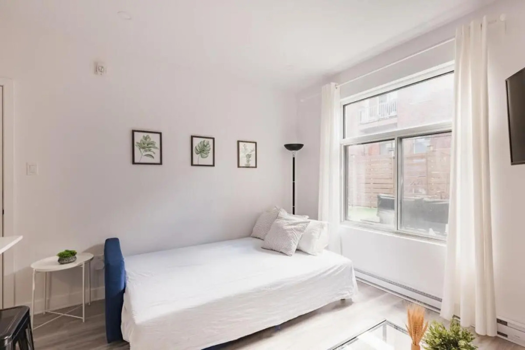 M11 Luxury 2BR Sofa Bed in the Heart of Plateau Mile-end