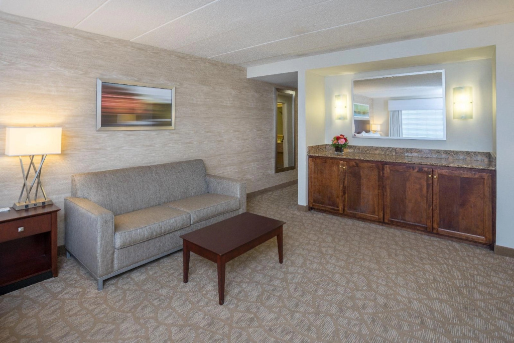 Comfort Suites Bwi Airport Hotel