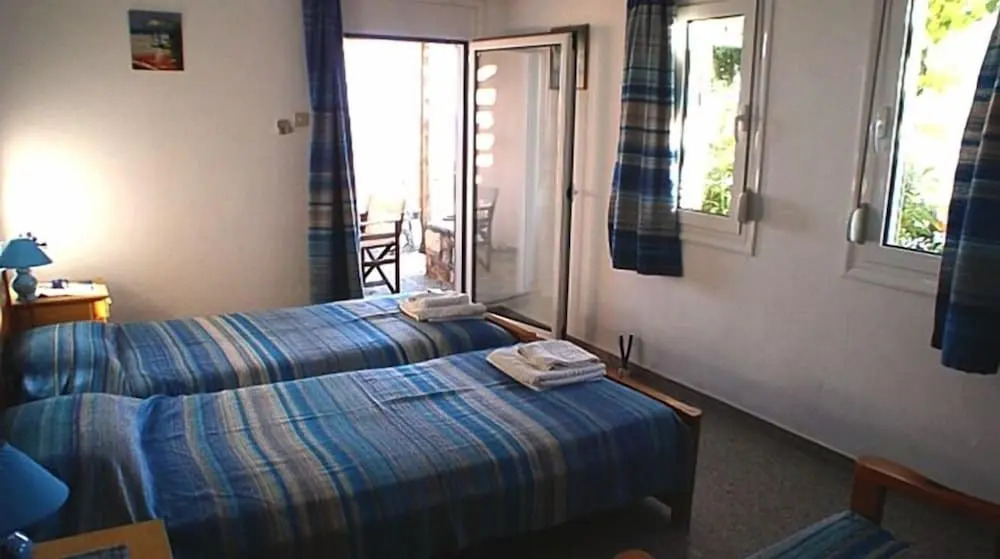 Nicolas Apartments