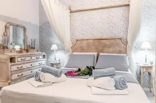 Papalina Suite