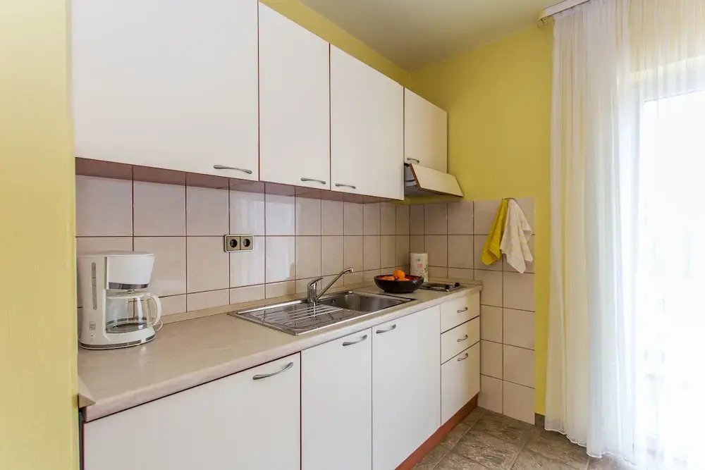 Apartments and Rooms Slavica