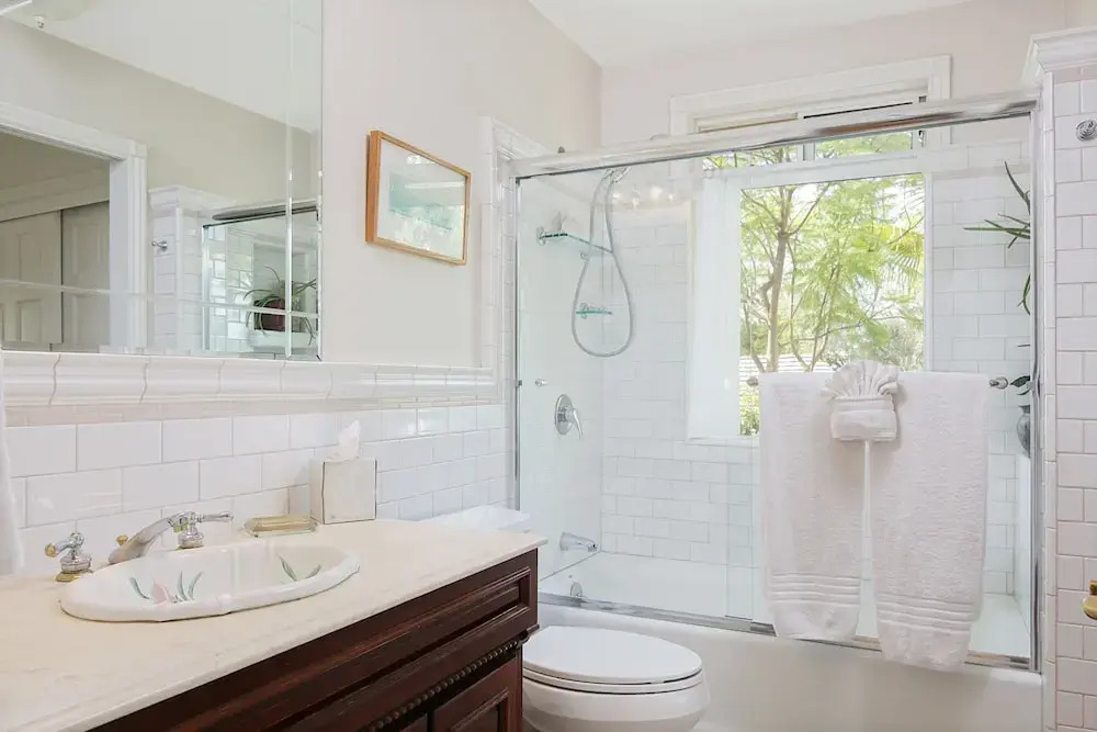 3BR Romantic Retreat Ocean Views Hot Tub by RedAwning