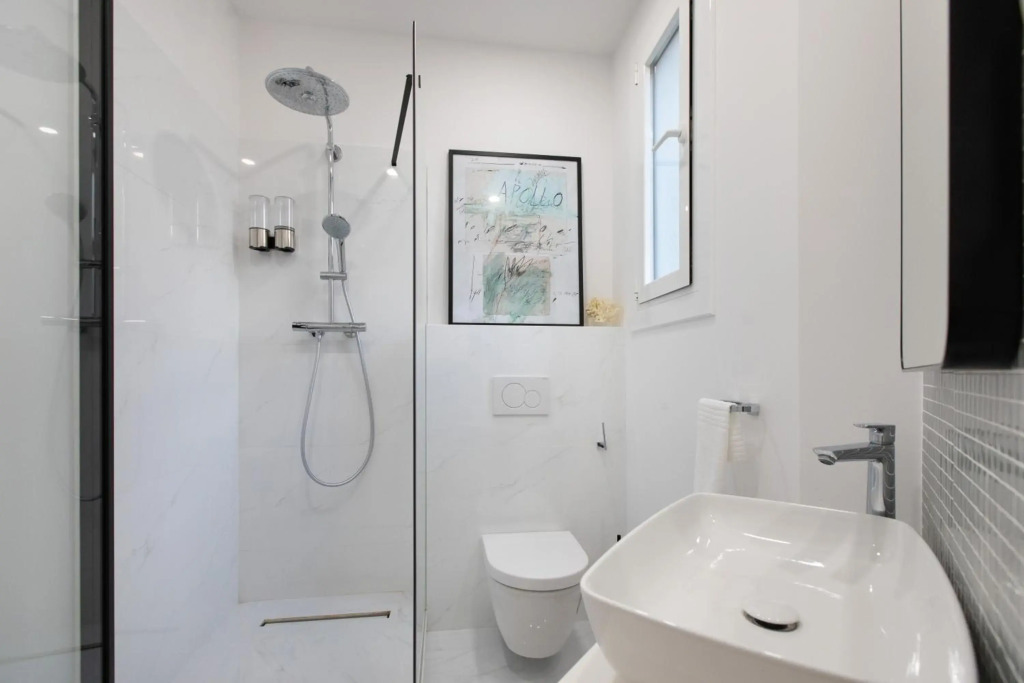 Majestic 4BR/4BATH apartment in Sagrada Familia area