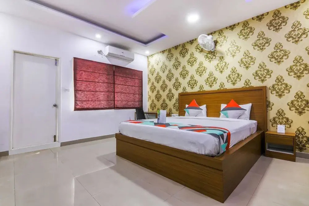Fabhotel Avenue Inn