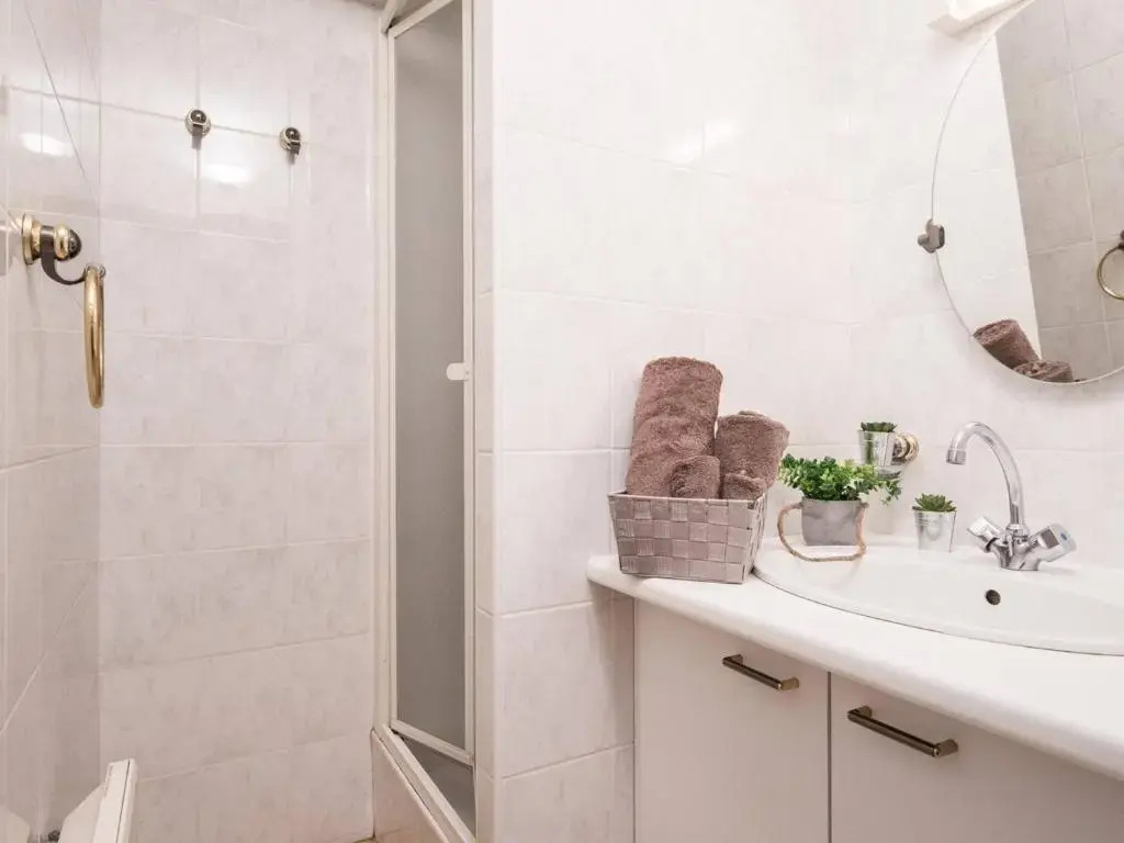 Appartement ensoleillé à Saint-Lary pour 4 personnes avec WIFI - FR-1-296-195