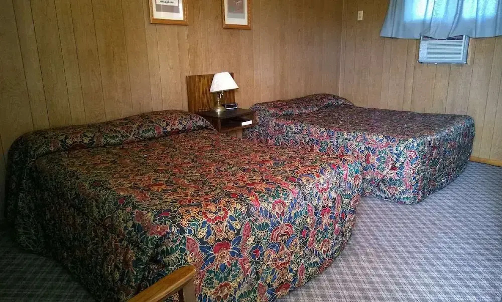 Island Park Motel