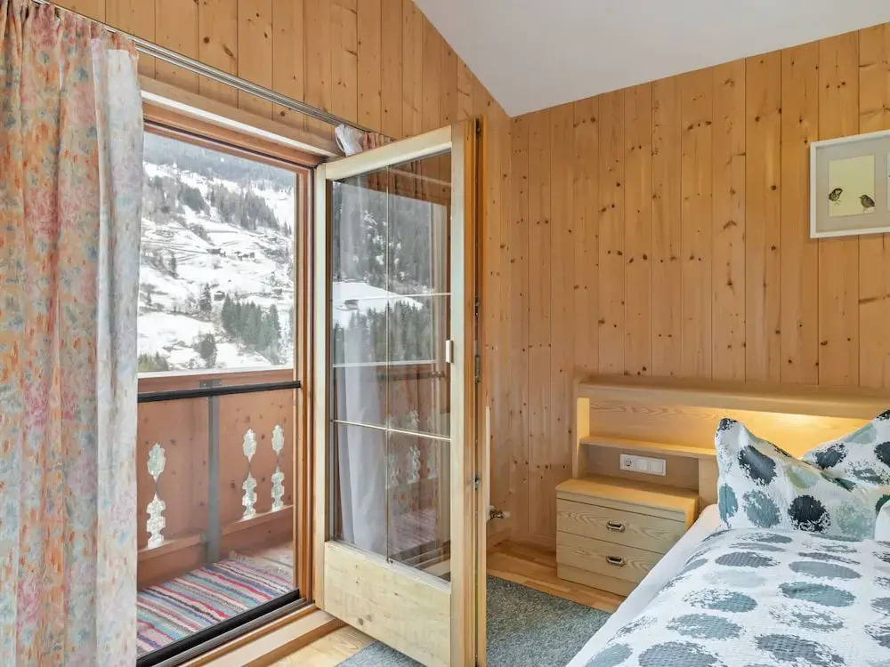 Plush Holiday Home in See im Paznauntal With Balcony