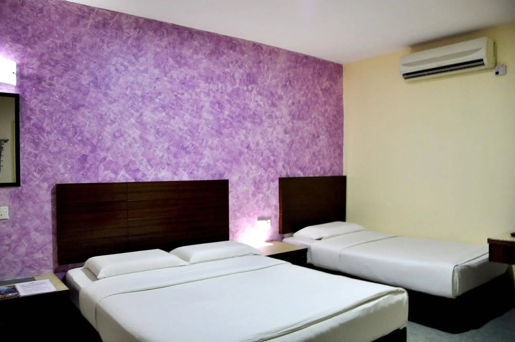 Golden Bay Hotel
