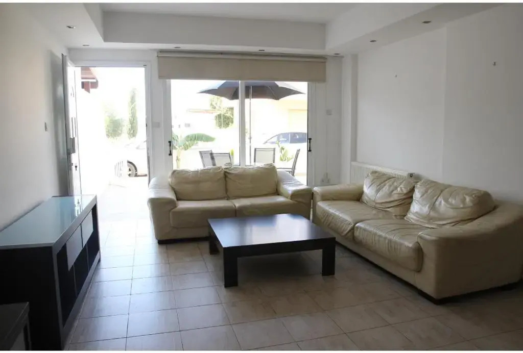 Lovely 2 bedroom ground floor apartment