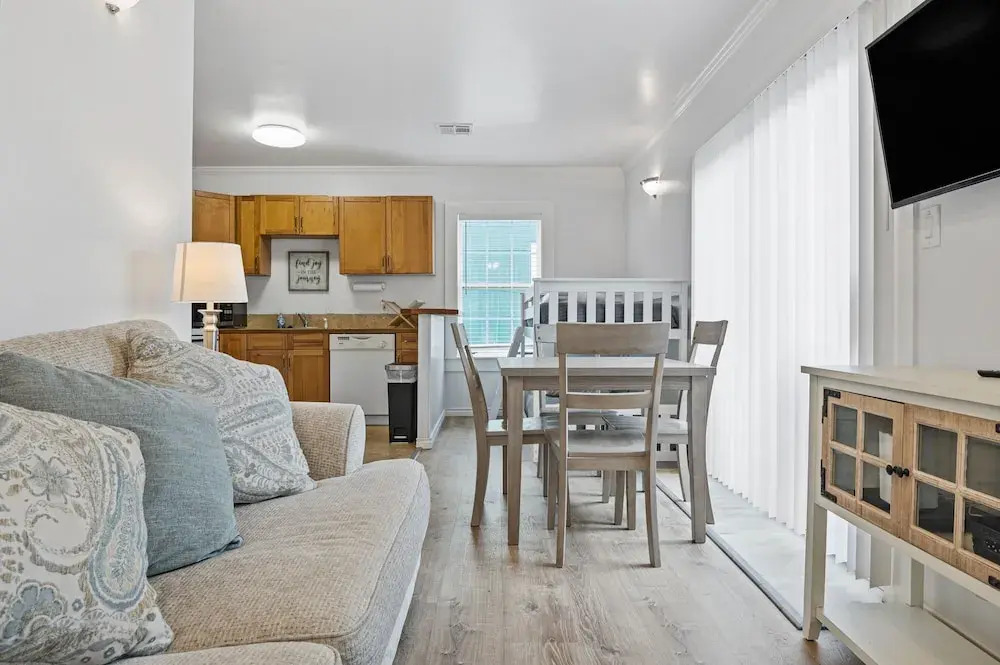 Bungalow On Ave O 1 Bedroom Home