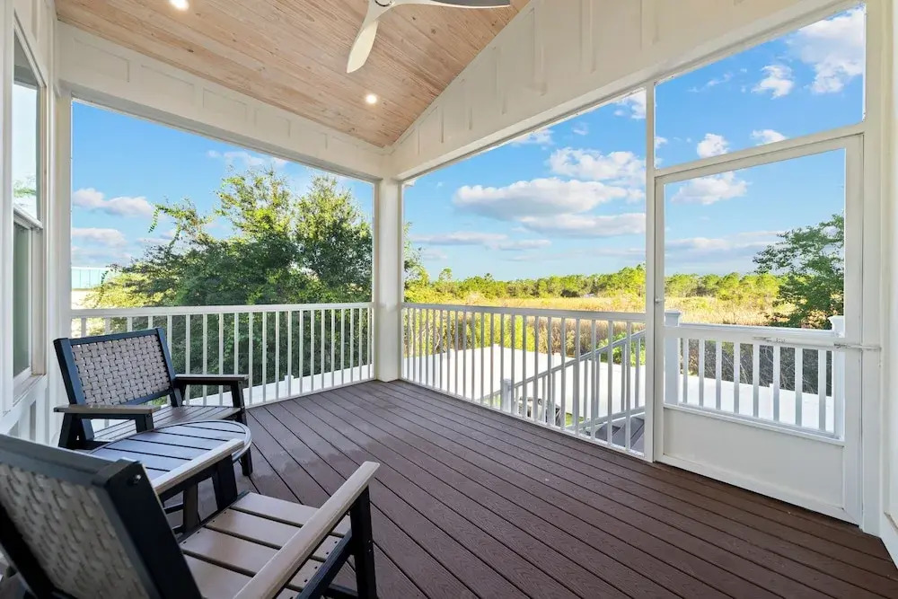 Luxury 4BR, Across street from beach, Sleeps 10!
