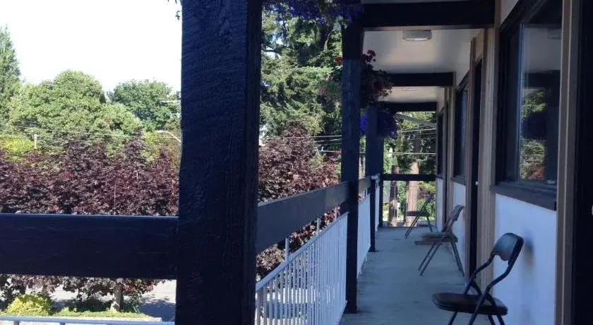 Departure Bay Motel