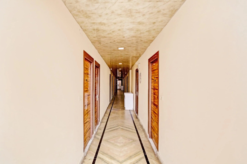 Hotel O OM VILLA RESIDENCY Near Lotus Temple