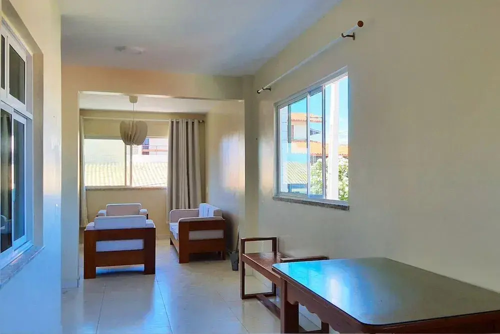 CASA TRíPLEX AO LADO DA PRAIA DO IGUAPE