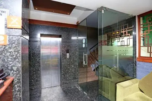 OYO 13602 Hotel The Town House