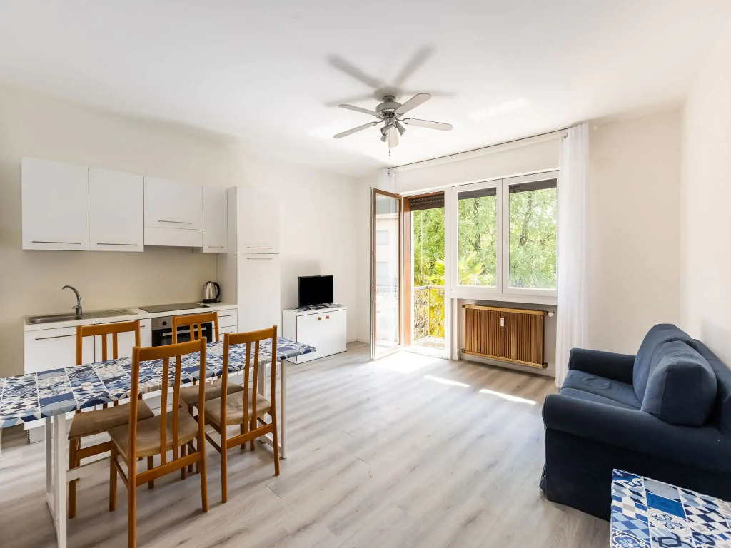 Snug apartment in Lesa with balcony