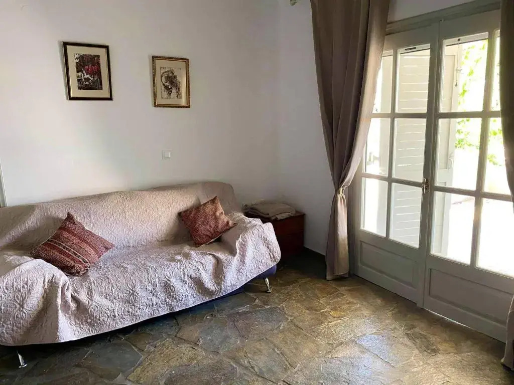 Studio with sea view enclosed garden and wifi at Porto Heli