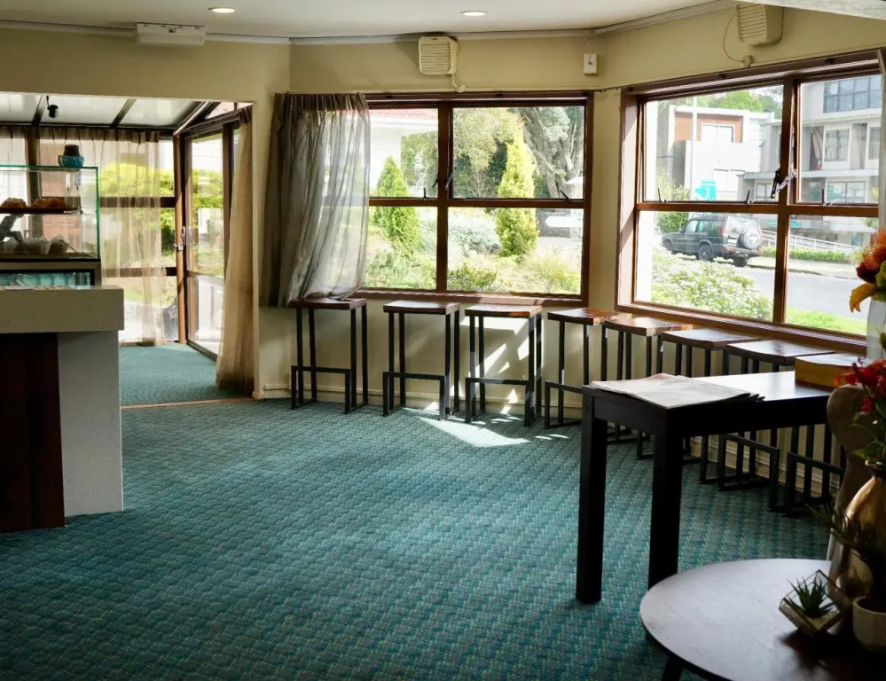 Alpers Lodge & Conference Centre
